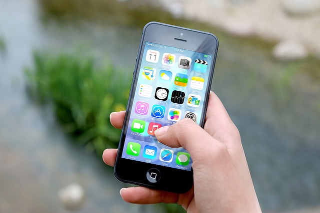 eSIM στο iPhone: Πώς να ενεργοποιήσεις μία ψηφιακή κάρτα SIM